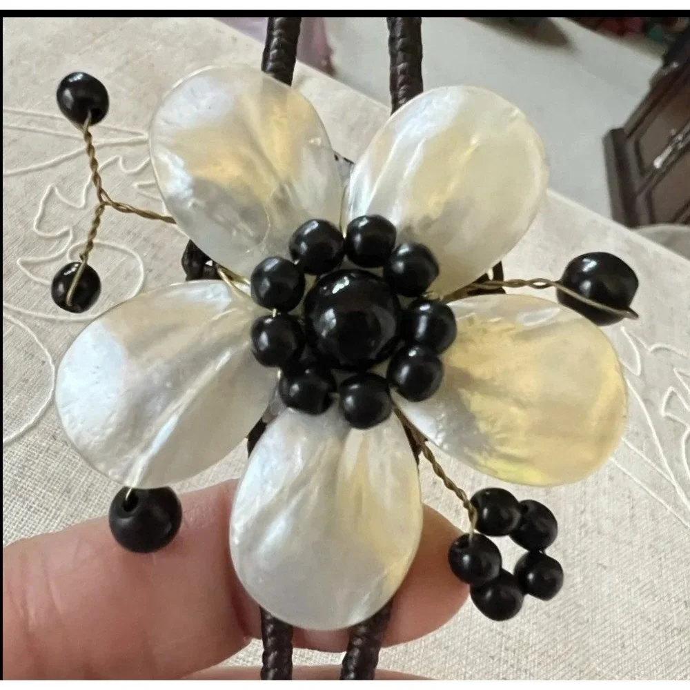 Cuff Bracelet‎ Womens Handcrafted Natural Stone Flower Mother of Pear Glam Gift